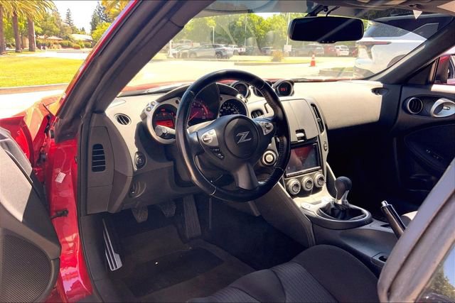 Used 2020 Nissan 370Z Coupe RWD image 14