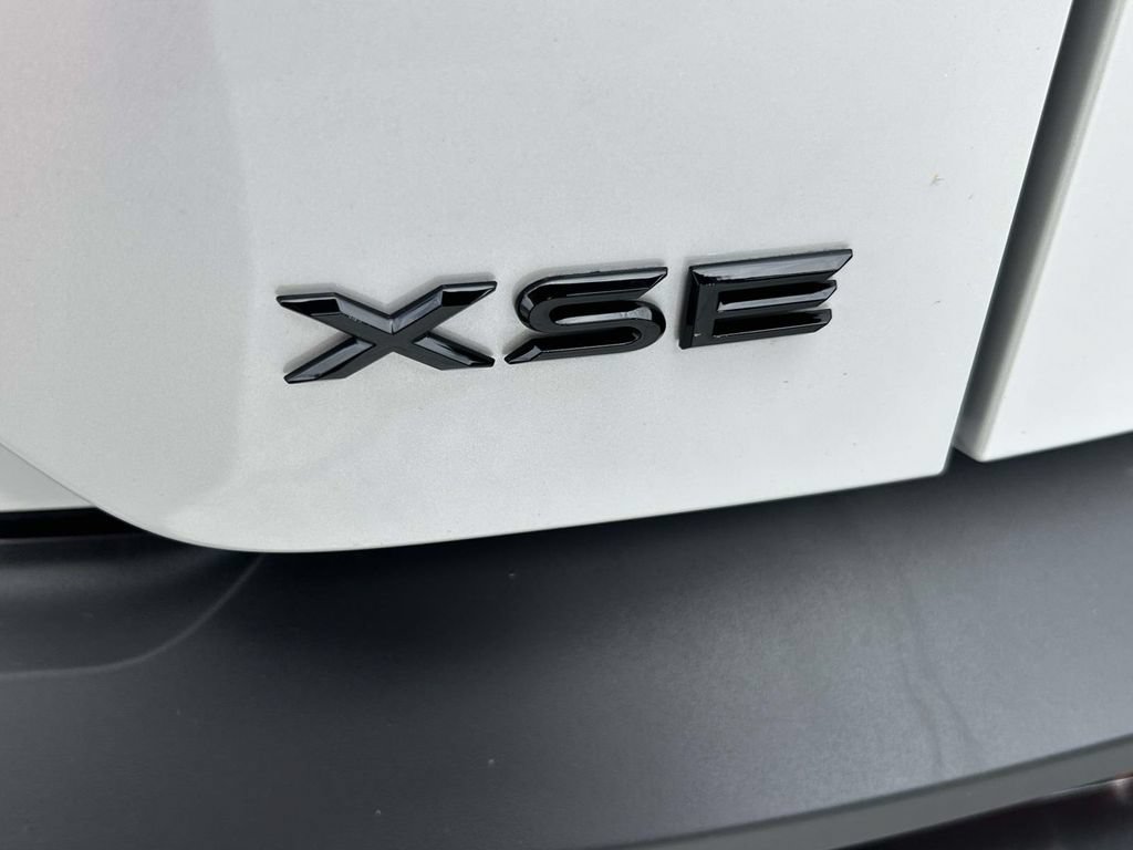 New 2026 Toyota C-HR AWD/4WD image 11