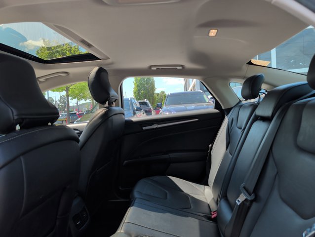 Used 2018 Ford Fusion Titanium AWD/4WD image 16