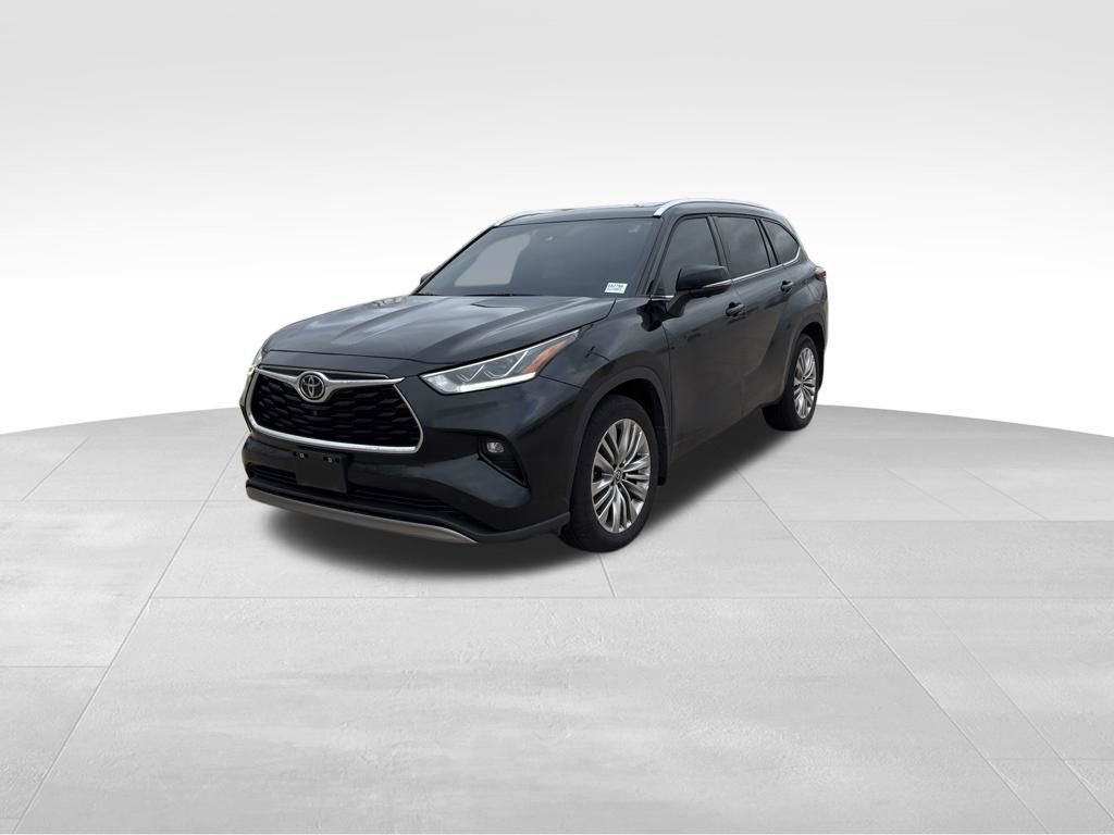 Used 2025 Toyota Highlander Platinum image 12