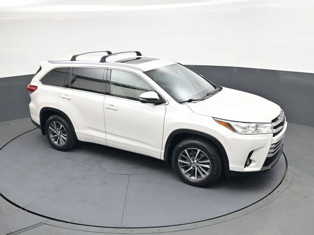 Used 2018 Toyota Highlander XLE AWD/4WD image 22