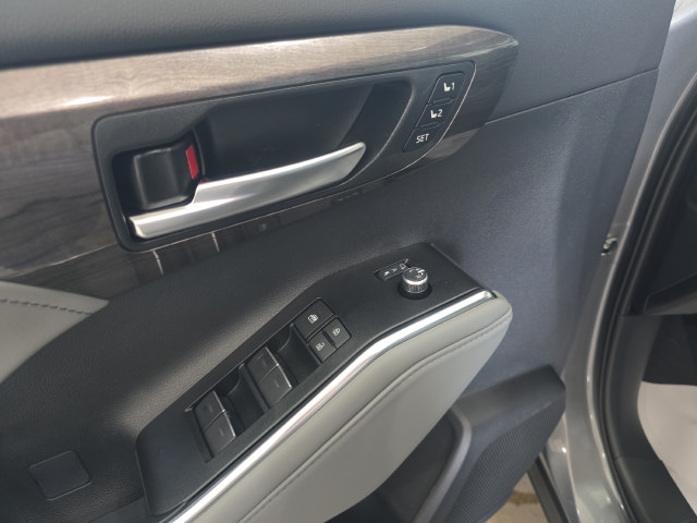 New 2026 Toyota Highlander Limited AWD/4WD image 11