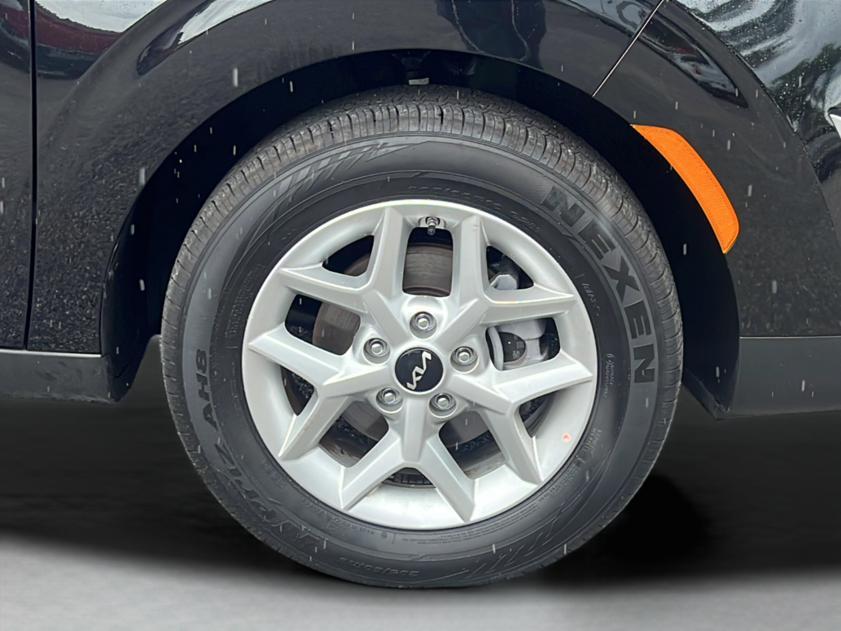 Certified 2025 Kia Soul LX w/ LX Technology Package FWD image 23