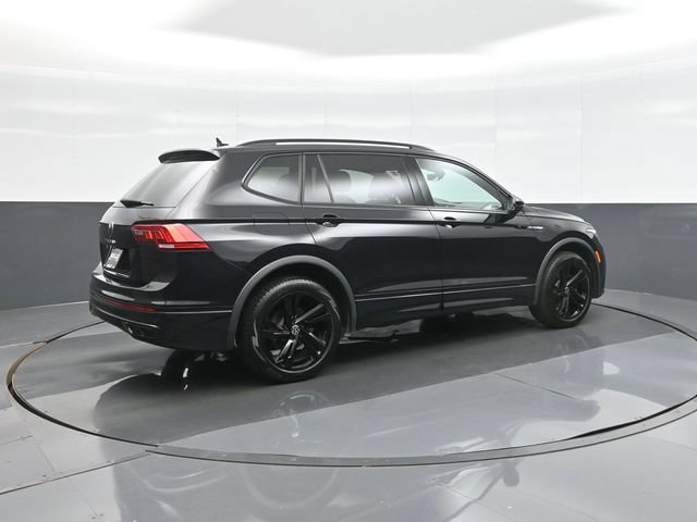 Used 2023 Volkswagen Tiguan SE R-Line FWD image 7