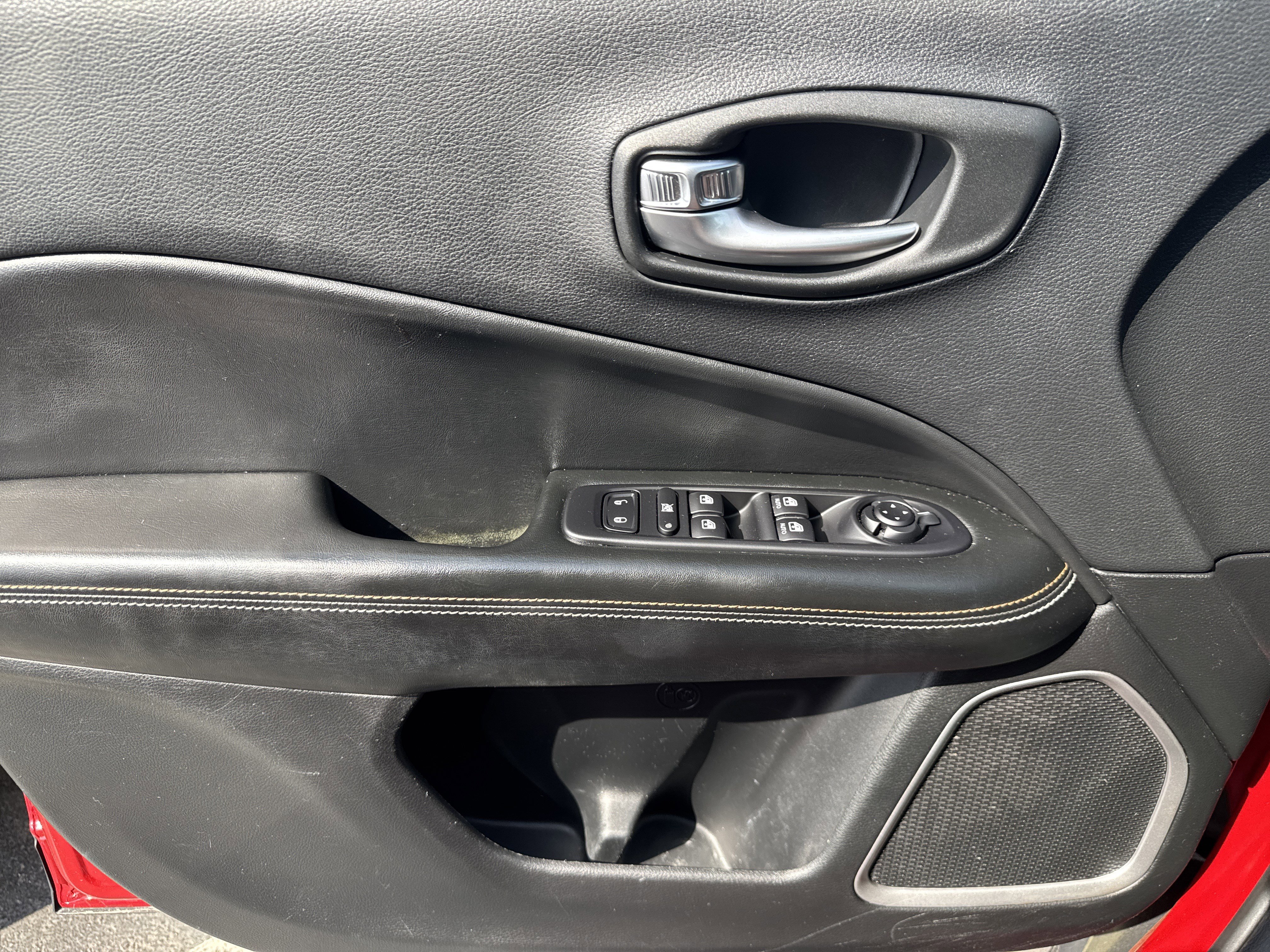 Used 2020 Jeep Compass Sport image 12