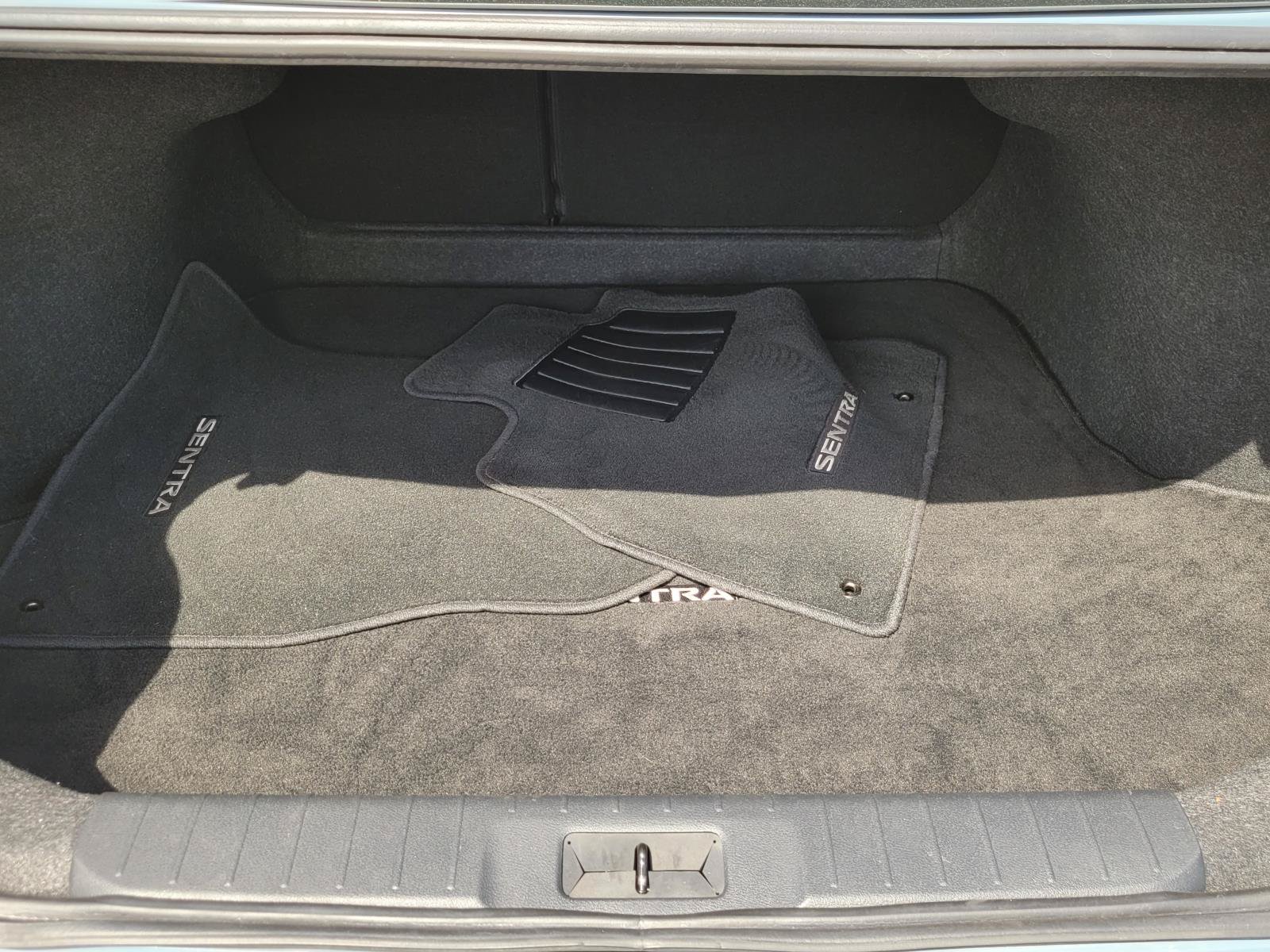 Used 2024 Nissan Sentra SR FWD image 19