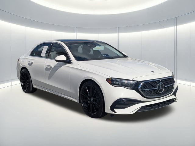 Used 2025 Mercedes-Benz E 350 4MATIC Sedan image 4