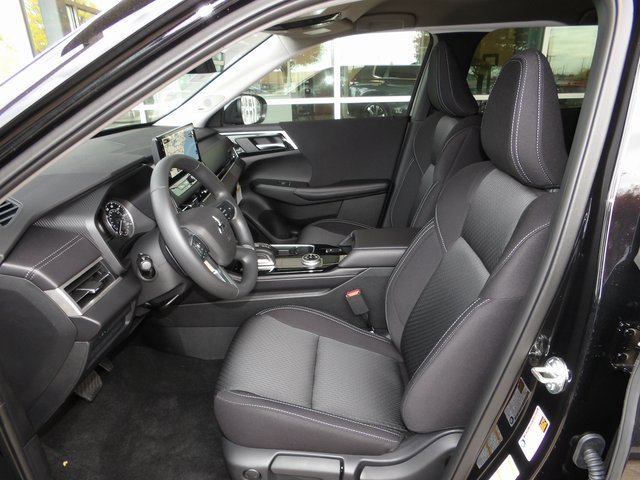 New 2025 Mitsubishi Outlander ES image 13
