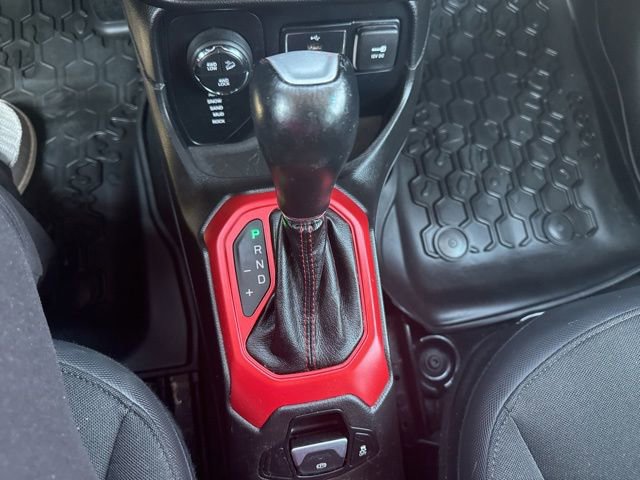 Used 2015 Jeep Renegade Trailhawk AWD/4WD image 22