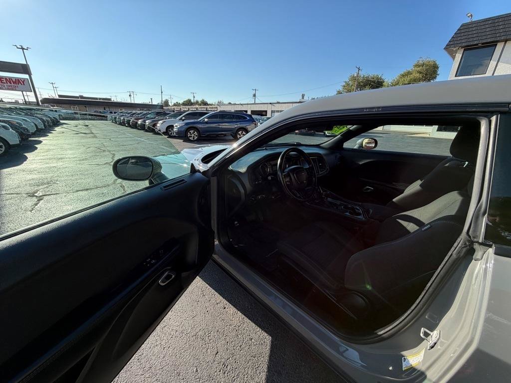 Used 2018 Dodge Challenger SXT RWD image 15