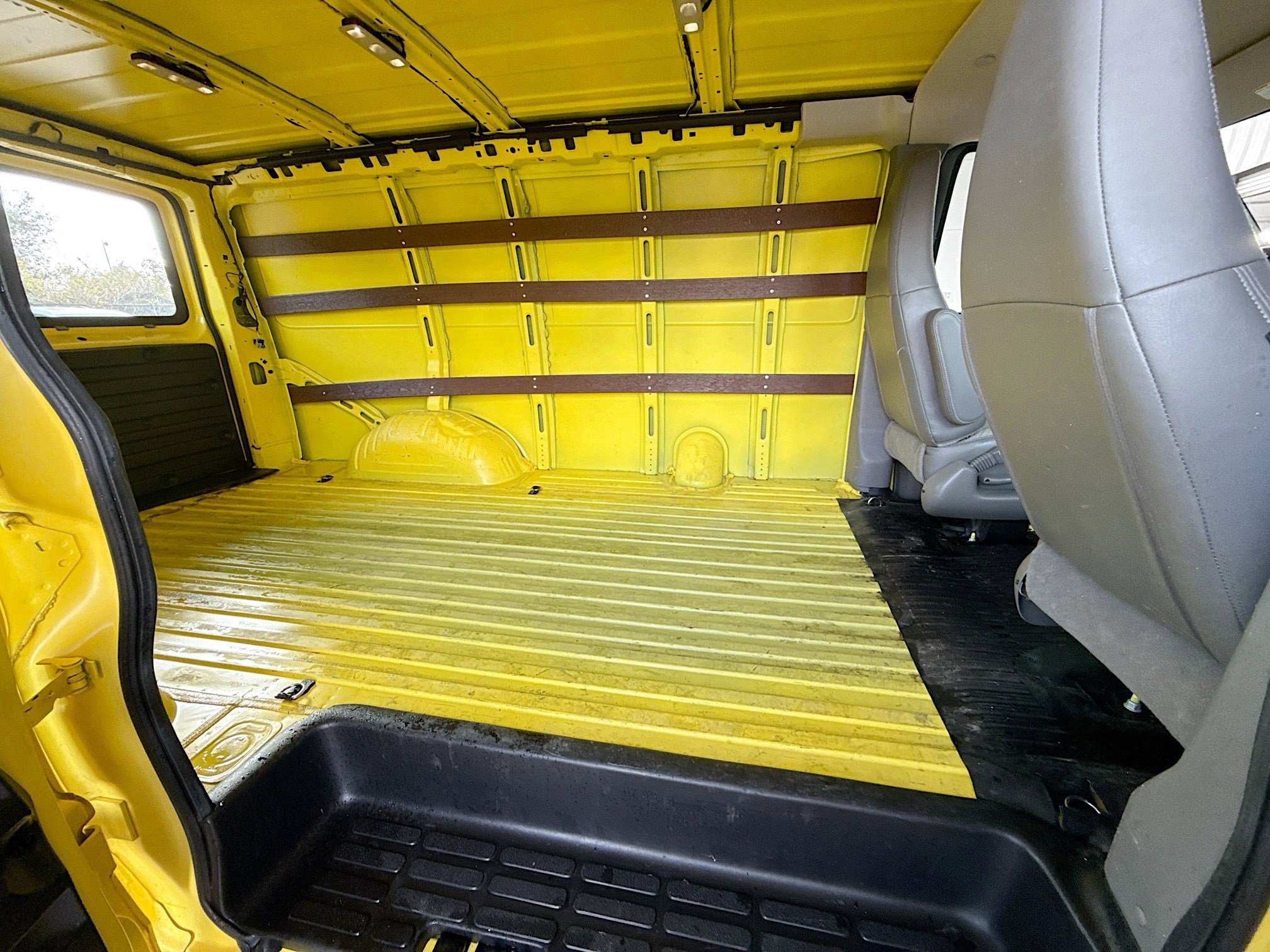 Used 2023 Chevrolet Express 2500 w/ Driver Convenience Package image 23