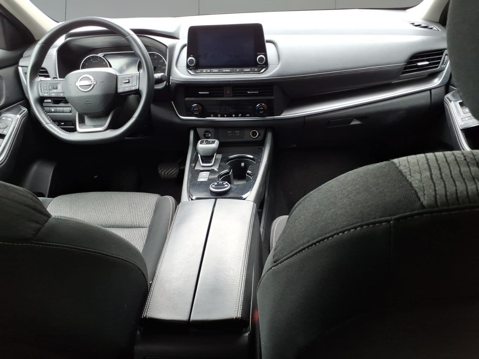 Used 2025 Nissan Rogue SV AWD/4WD image 8