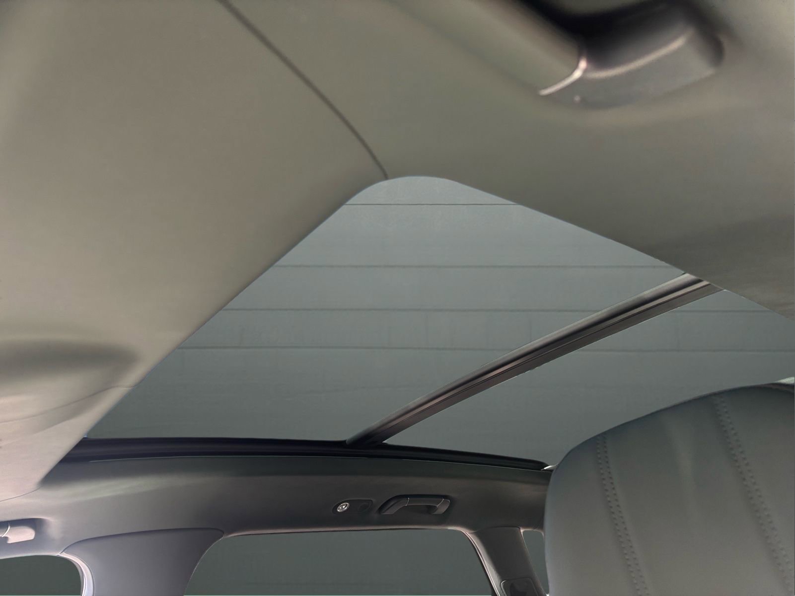 New 2025 Bentley Bentayga Extended Wheelbase image 38