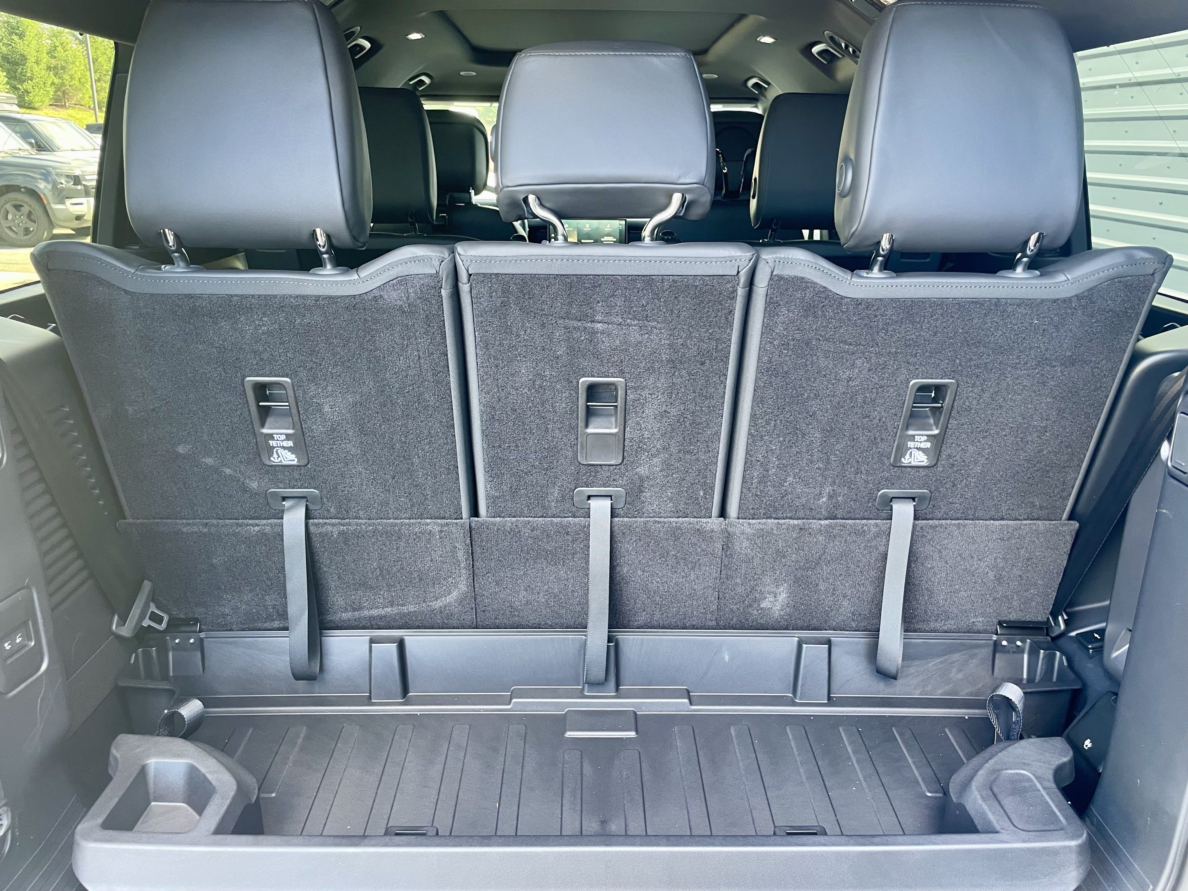 New 2026 Land Rover Defender 130 X-Dynamic SE AWD/4WD image 39