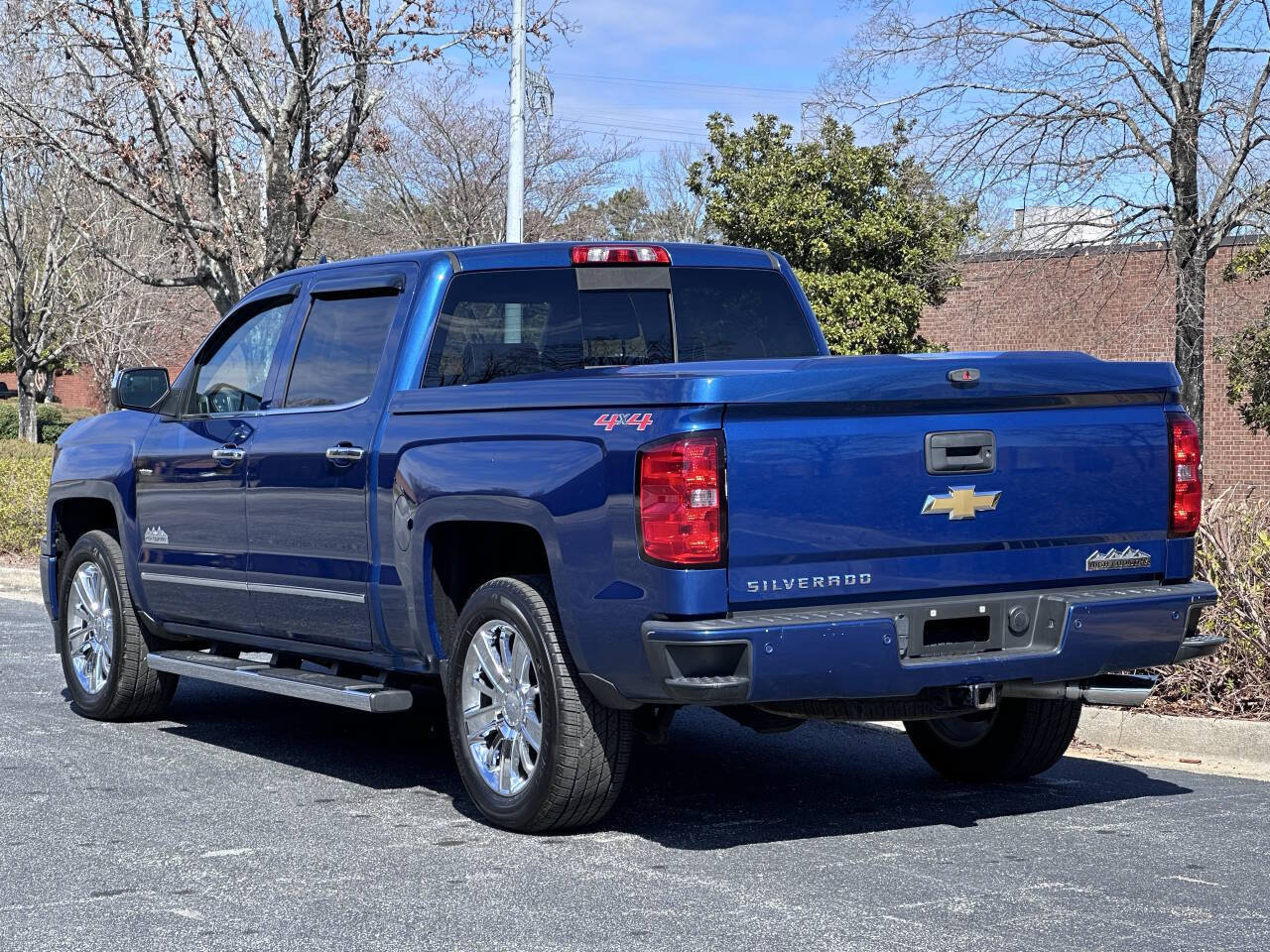 Used 2015 Chevrolet Silverado 1500 High Country w/ High Country Premium Package AWD/4WD image 8