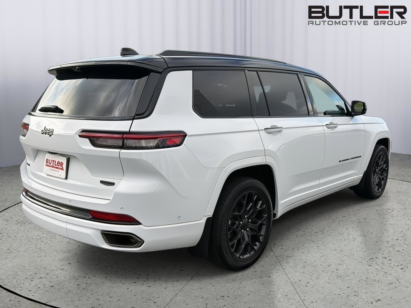 Used 2024 Jeep Grand Cherokee L Summit AWD/4WD image 6