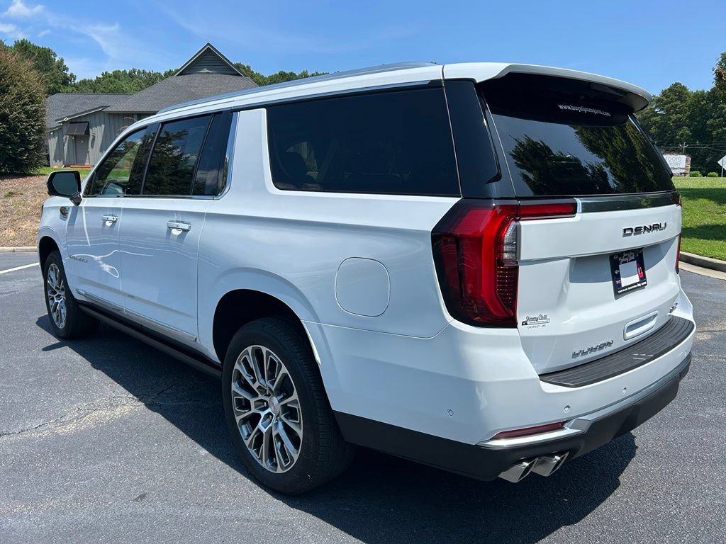 Used 2026 GMC Yukon XL Denali w/ Sun & Power Step Package AWD/4WD image 23