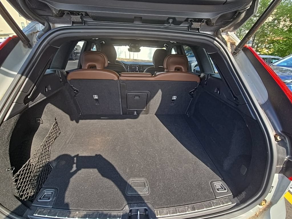 Used 2024 Volvo XC60 B5 Ultimate AWD/4WD image 14