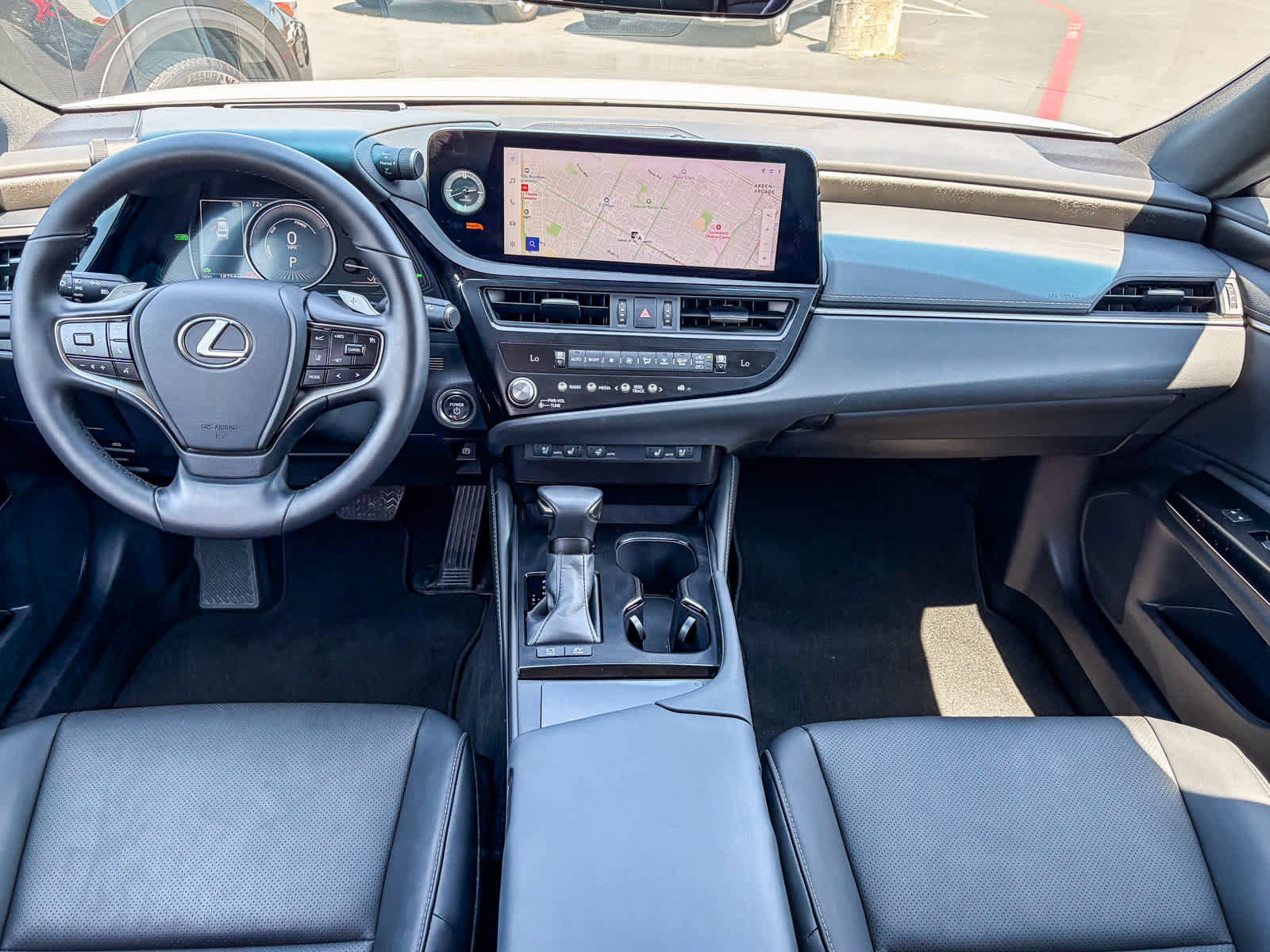 Used 2025 Lexus ES 300h w/ Premium Package FWD image 11