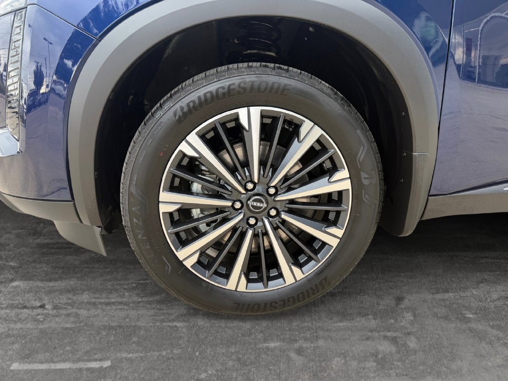 New 2026 Nissan Pathfinder Platinum AWD/4WD image 9