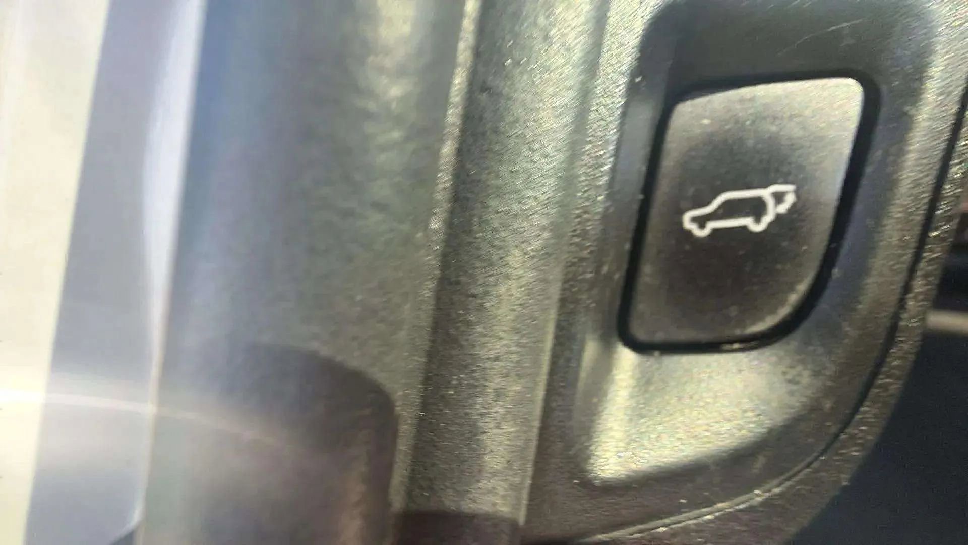 Used 2016 Toyota Sequoia Platinum image 22