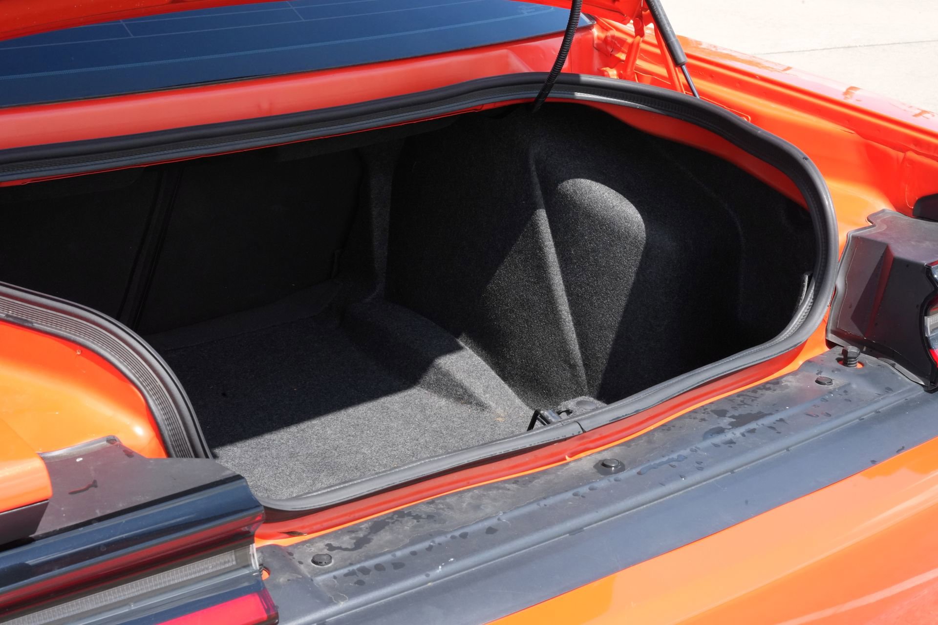 Used 2016 Dodge Challenger SRT Hellcat image 22