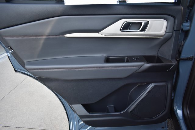 Used 2025 Ford Explorer Active image 34