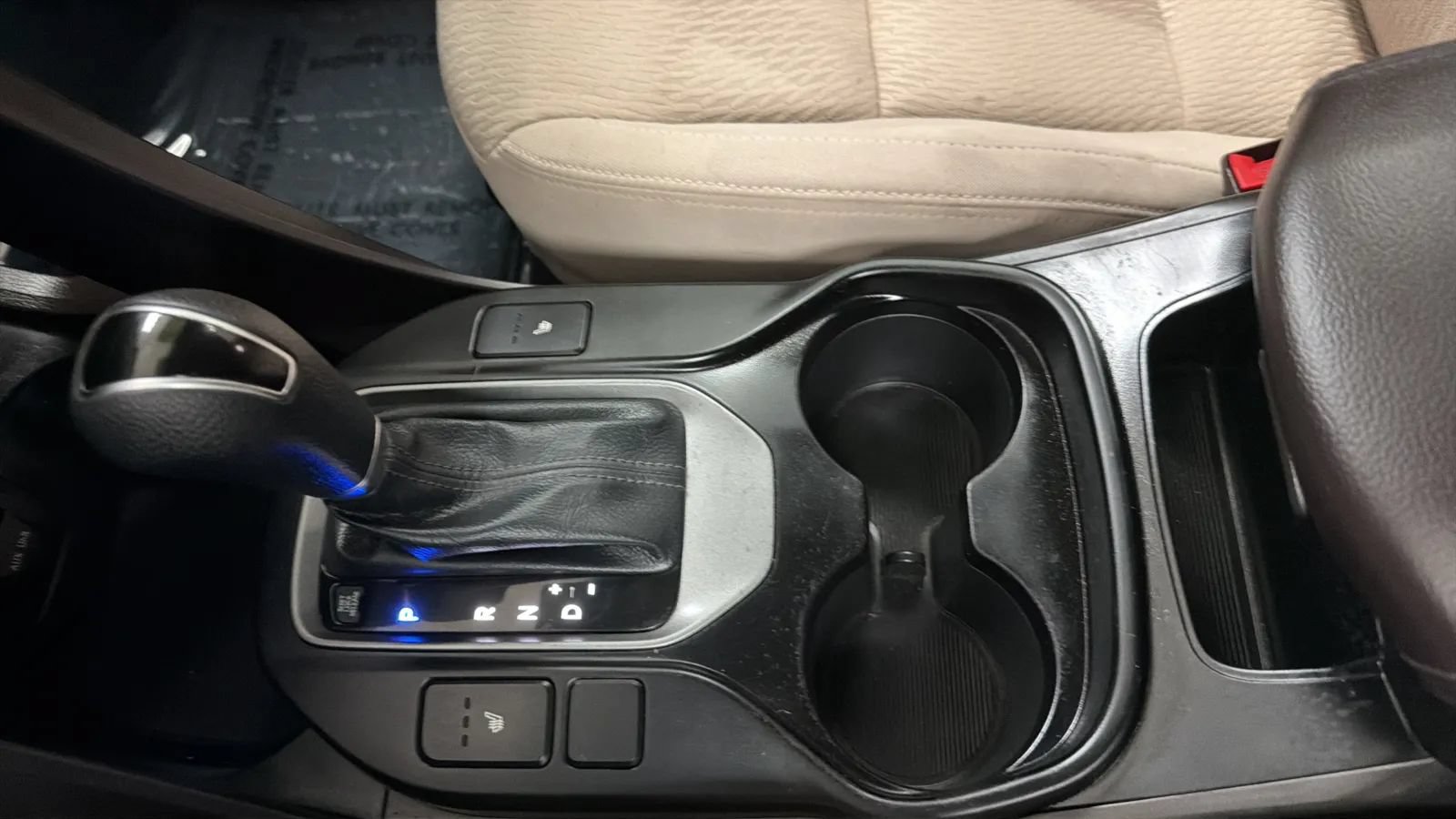 Used 2015 Hyundai Santa Fe GLS FWD image 12
