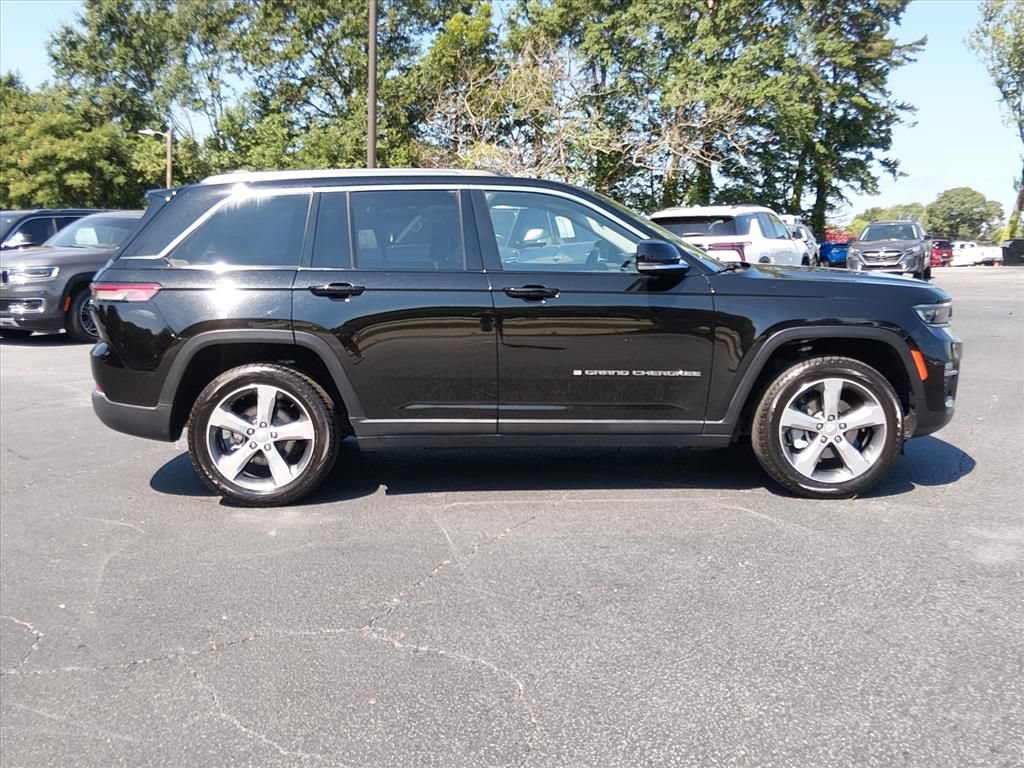 Used 2022 Jeep Grand Cherokee Limited RWD image 3