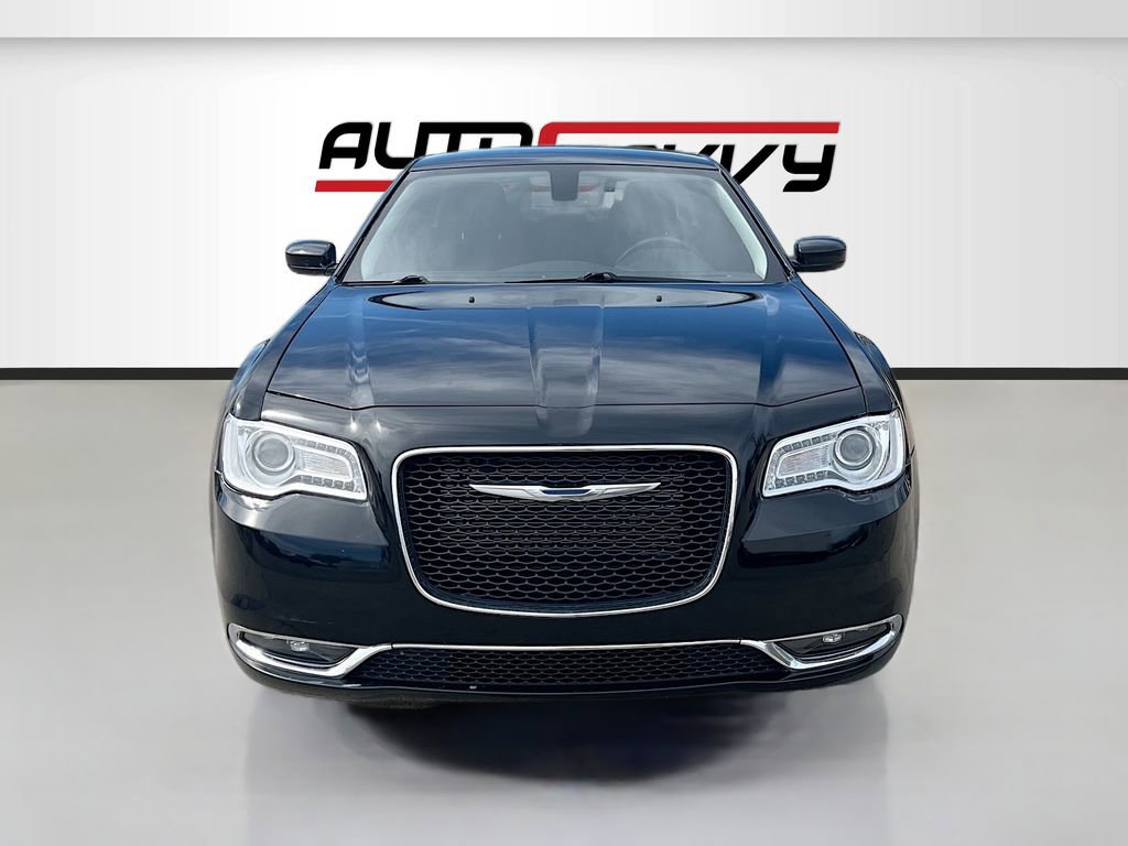 Used 2021 Chrysler 300 Touring w/ Driver Convenience Group image 2
