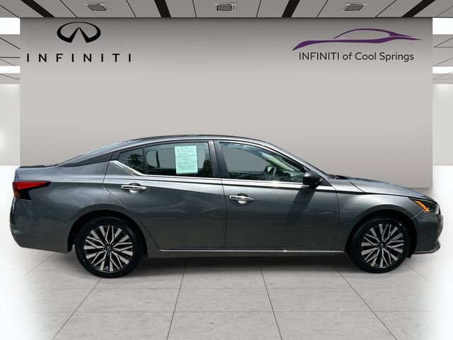 Used 2025 Nissan Altima 2.5 SV FWD image 8