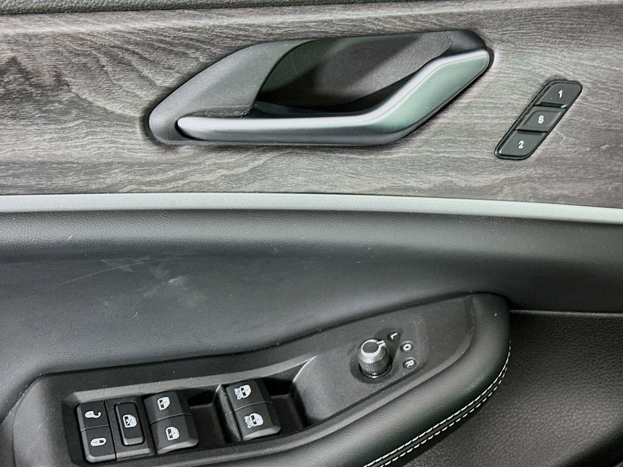 Used 2023 Jeep Grand Cherokee L Limited image 15