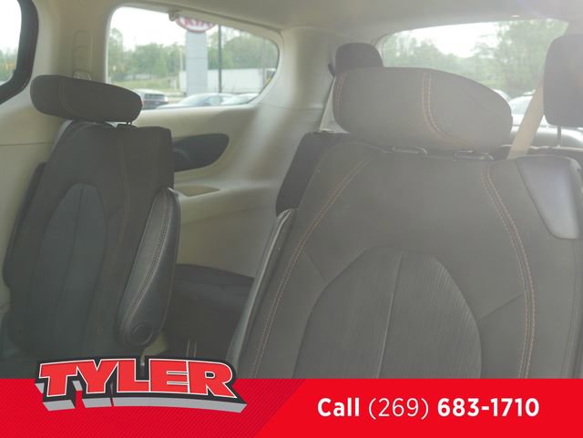Used 2020 Chrysler Pacifica Touring w/ Cold Weather Group FWD image 41