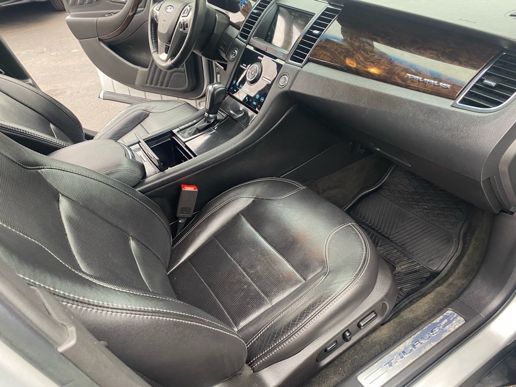 Used 2018 Ford Taurus Limited FWD image 24