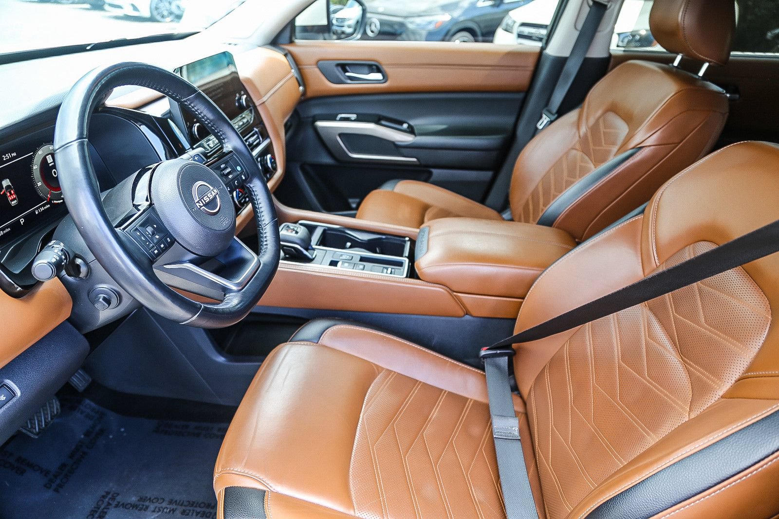 Used 2023 Nissan Pathfinder Platinum FWD image 17