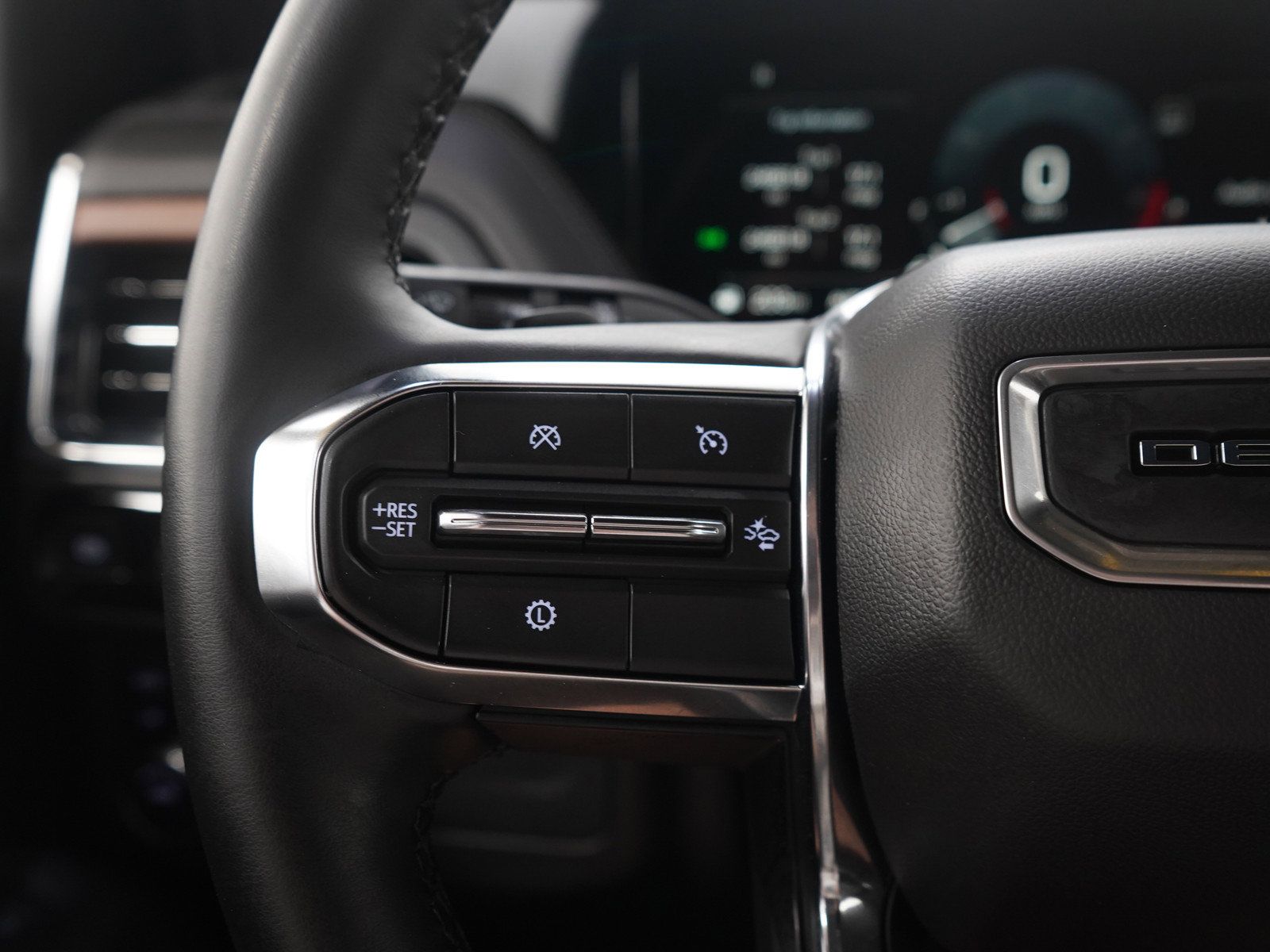 Used 2025 GMC Yukon Denali AWD/4WD image 24