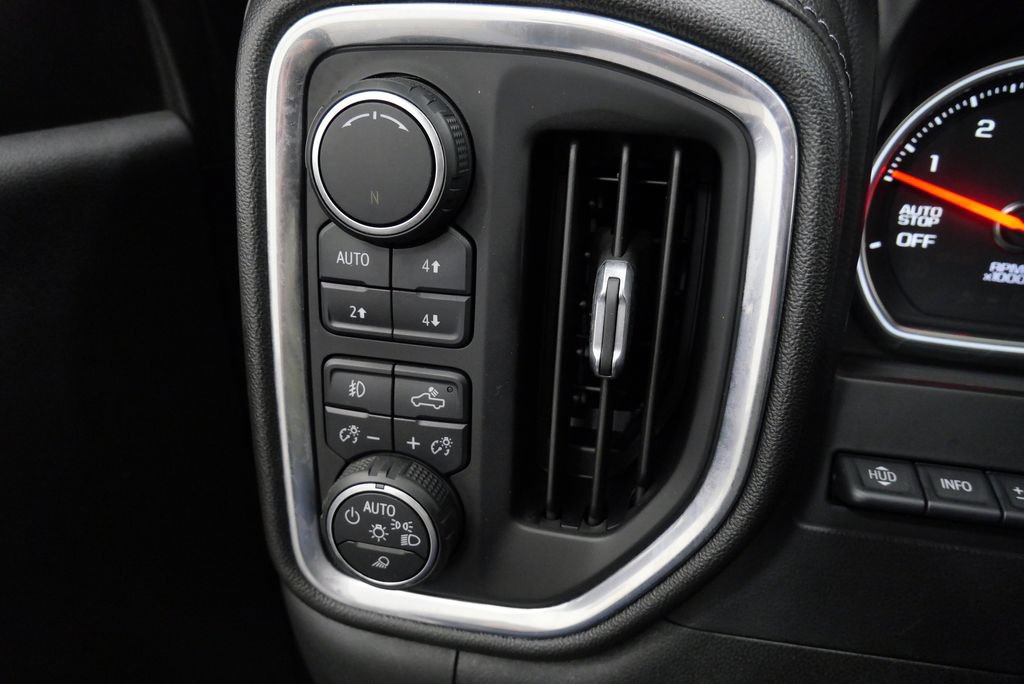 Used 2019 Chevrolet Silverado 1500 High Country w/ Technology Package AWD/4WD image 26