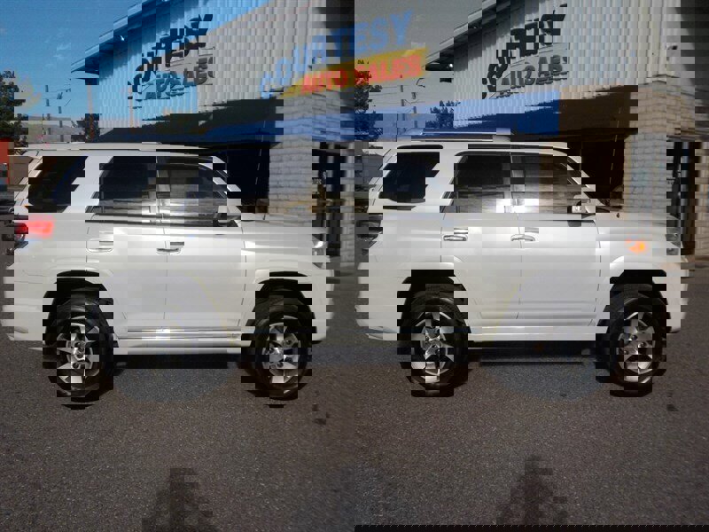 Used 2013 Toyota 4Runner SR5 w/ Premium Pkg image 11