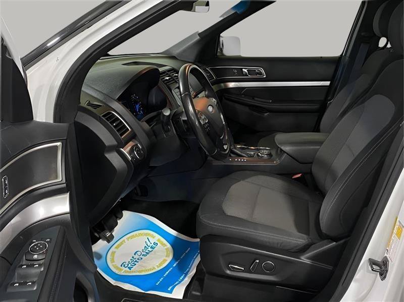 Used 2016 Ford Explorer XLT AWD/4WD image 29