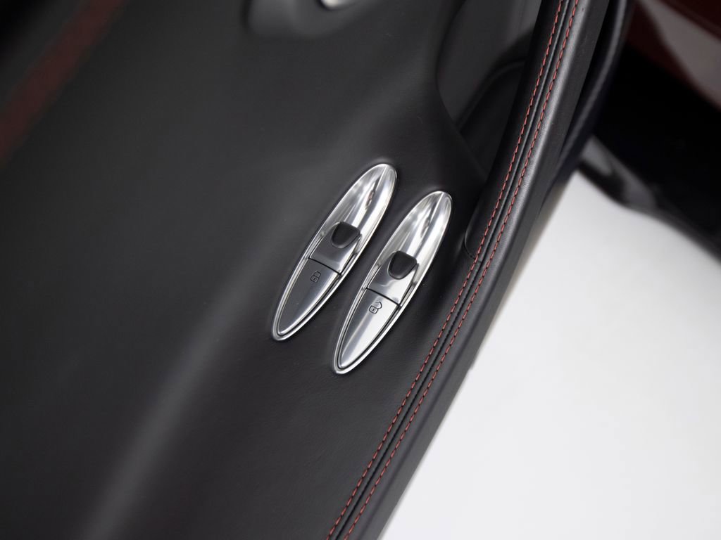 Used 2019 Bugatti Chiron image 20