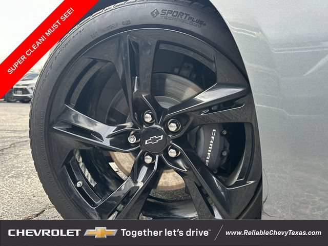 Used 2021 Chevrolet Camaro LT RWD image 10