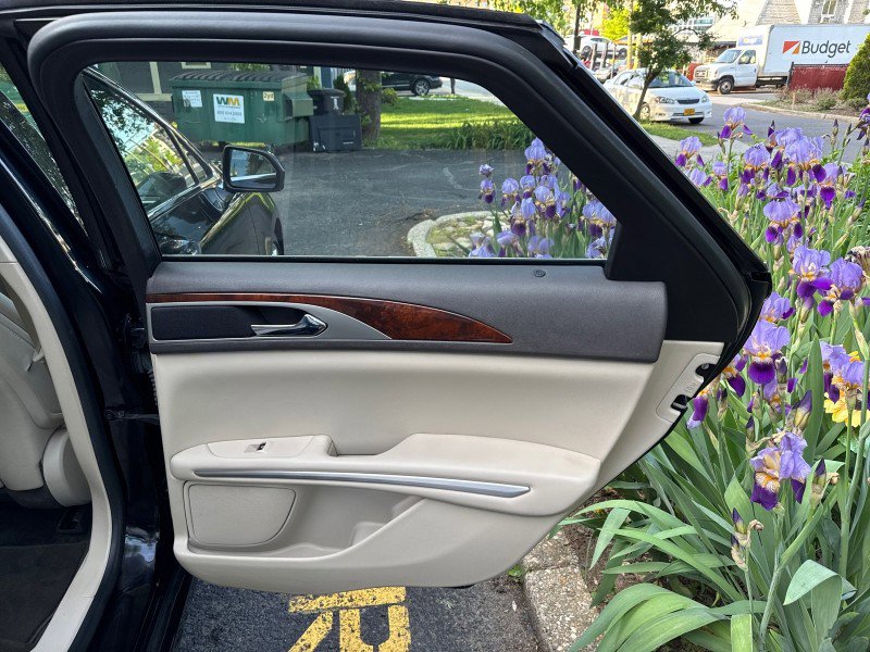 Used 2016 Lincoln MKZ Reserve w/ Equipment Group 300A Reserve AWD/4WD image 15