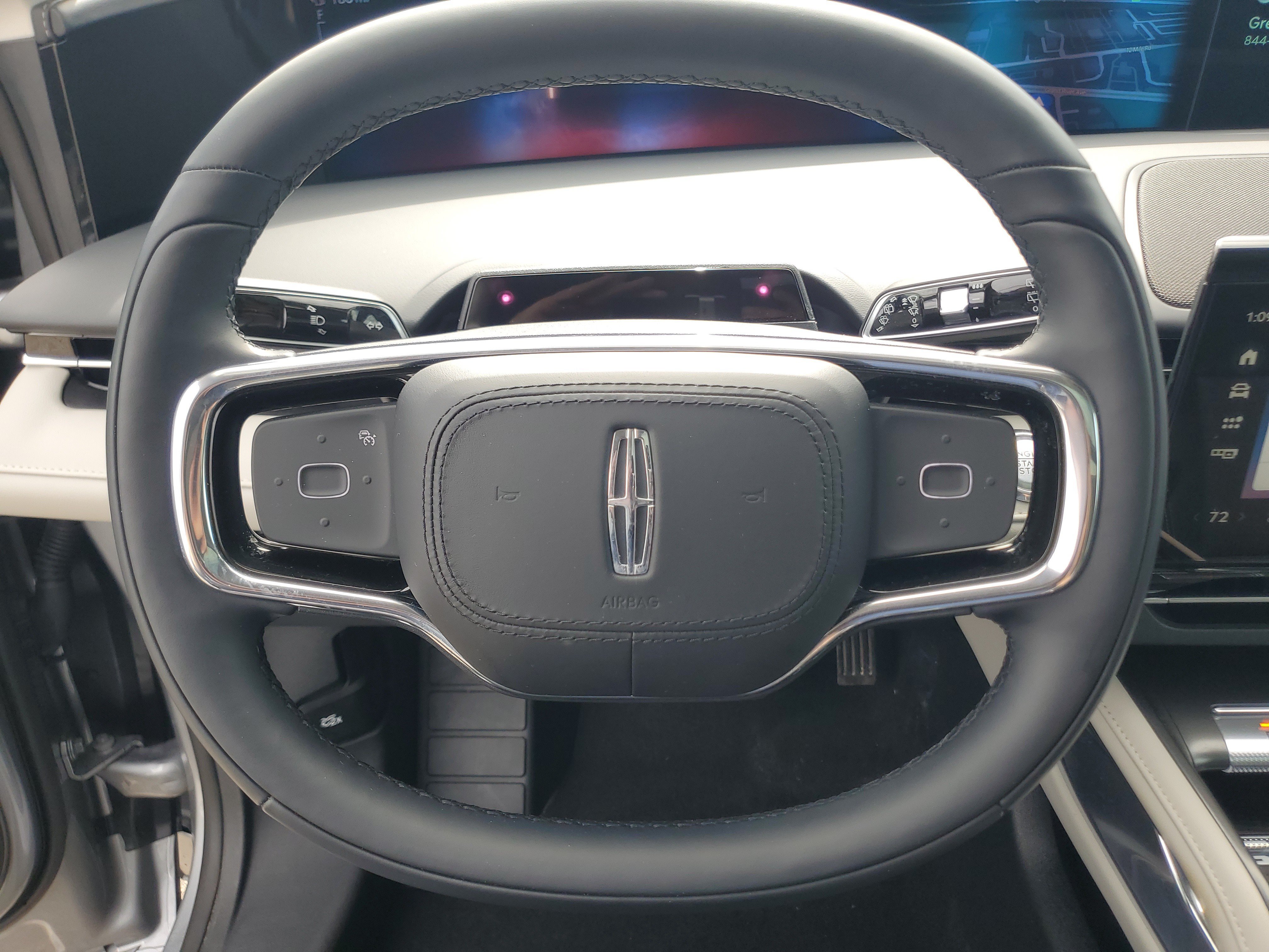 Certified 2025 Lincoln Nautilus Reserve AWD/4WD image 14
