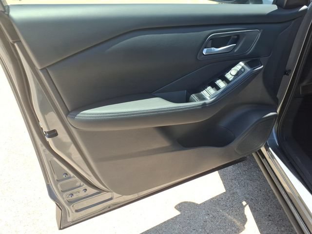 Used 2026 Nissan Rogue SV w/ Cold Weather Package AWD/4WD image 9