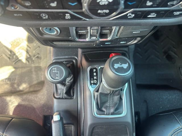 Used 2025 Jeep Wrangler Unlimited Sahara w/ Safety Group AWD/4WD image 32