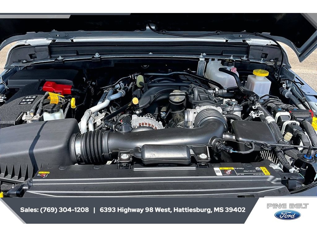 Used 2023 Jeep Gladiator Rubicon w/ LED Lighting Group AWD/4WD image 8