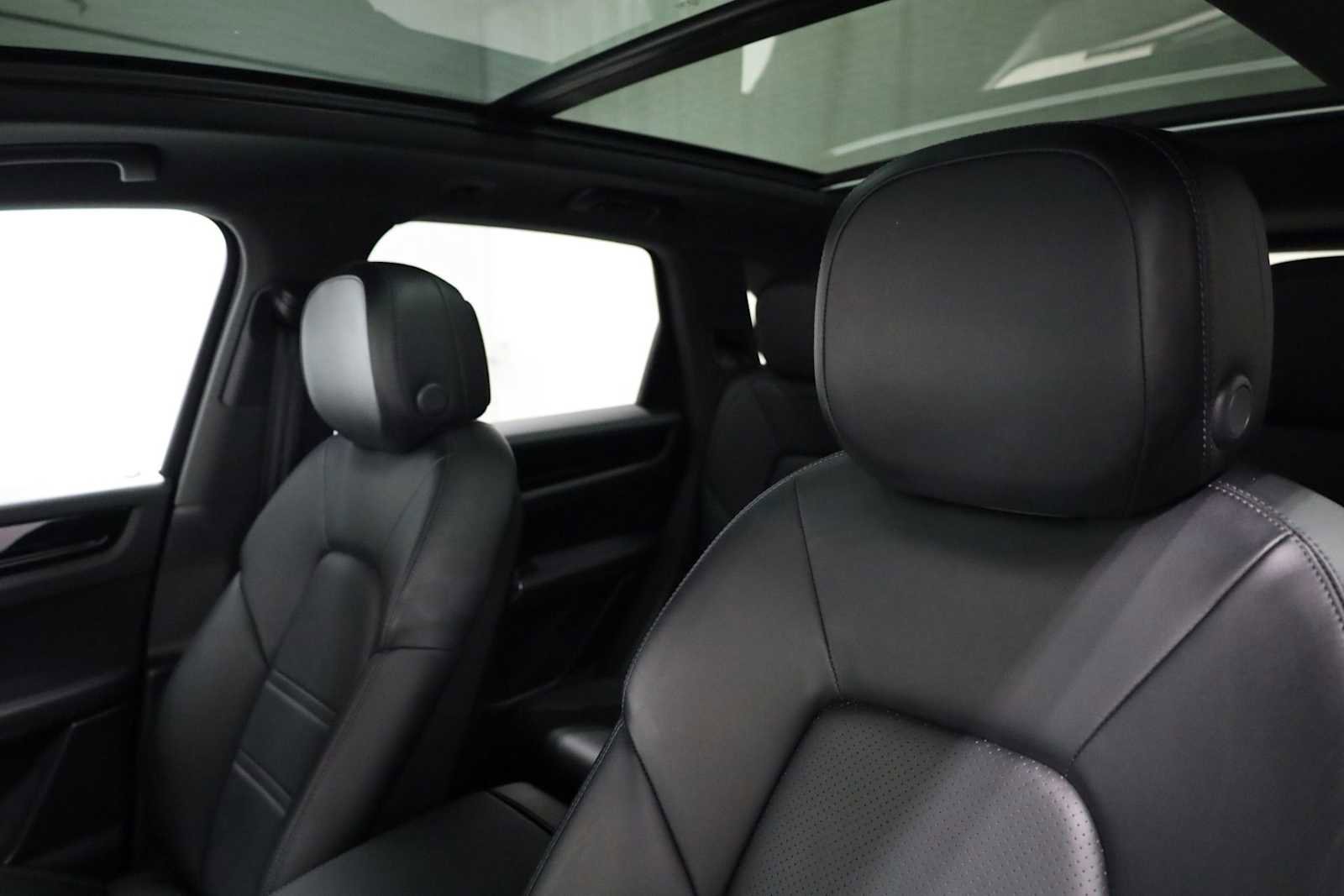 Used 2022 Porsche Cayenne image 19