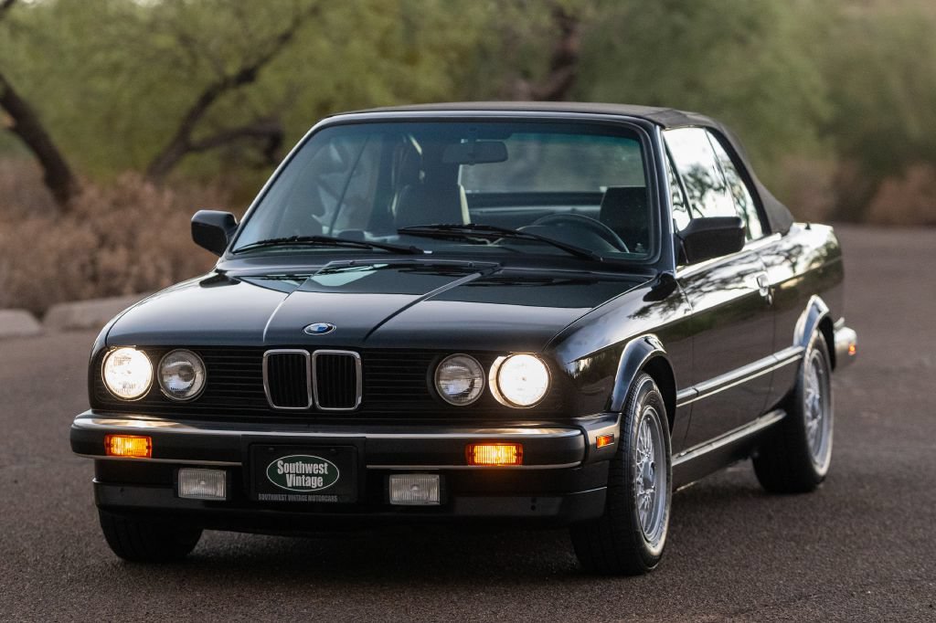 Used 1990 BMW 325i Convertible RWD image 31