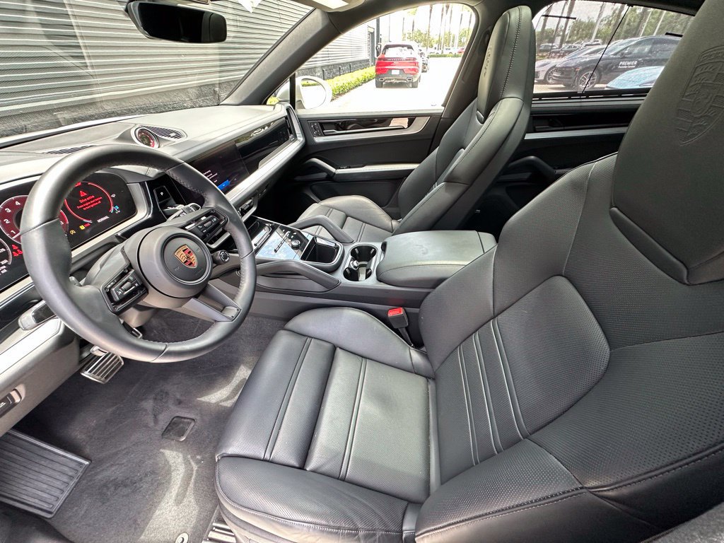 Used 2026 Porsche Cayenne S AWD/4WD image 4