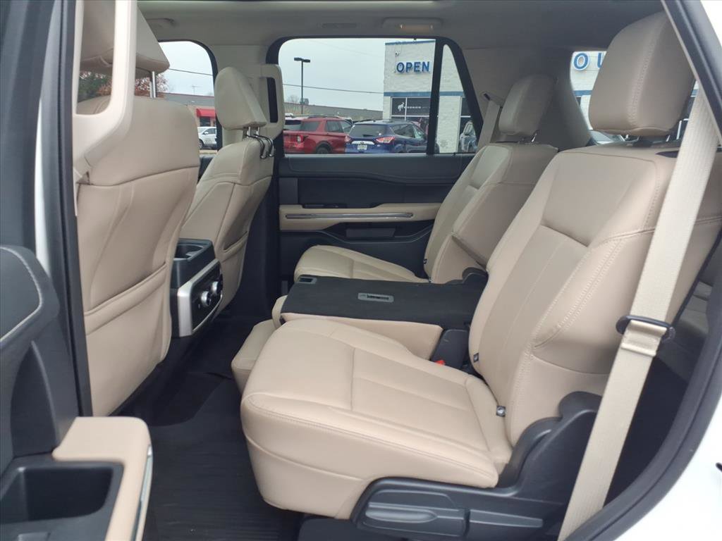 Used 2022 Ford Expedition XLT image 32